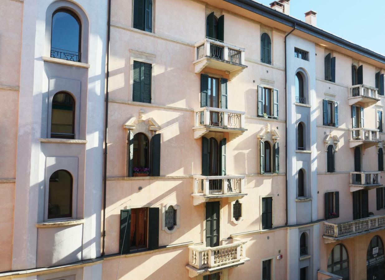 Pied à terre – Atelier Apartamento Verona Exterior foto